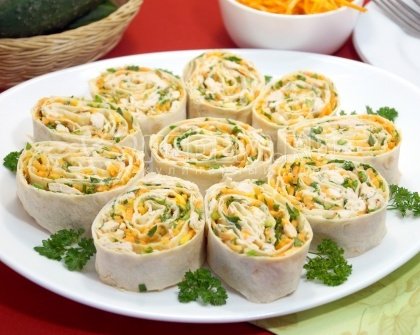Рулет из лаваша с курицей