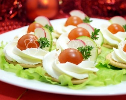 Закуска на крекерах «Праздничная»