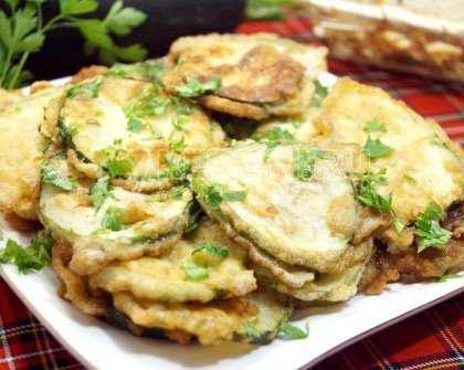 Кабачки в кляре на сковороде