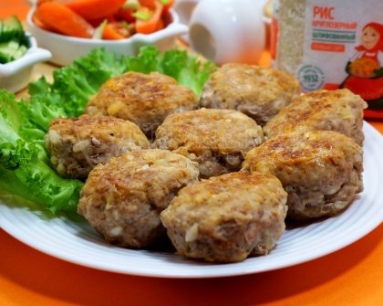 Котлеты из фарша с рисом