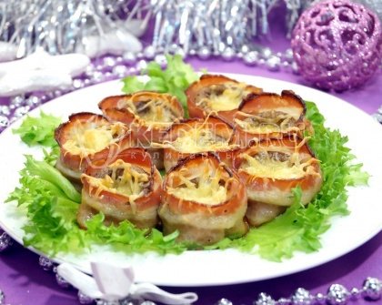 Закуска «Шампиньоны в беконе»