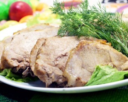 Запеченное мясо в фольге на Пасху