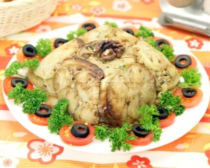 Закуска из жареных баклажанов с грецкими орехами