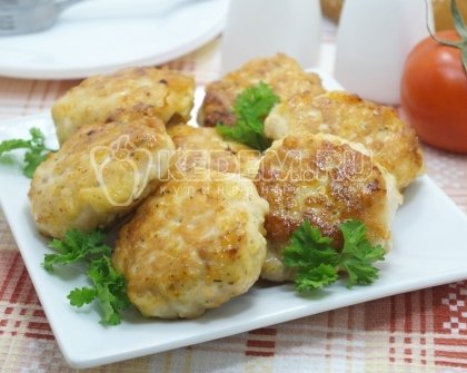 Рубленные котлеты из курицы с сыром