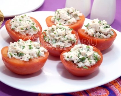 Помидоры фаршированные курицей