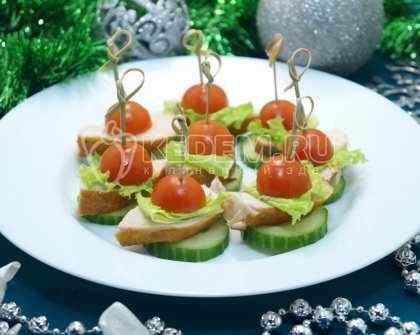 Канапе с курицей «Новогодняя мозаика»