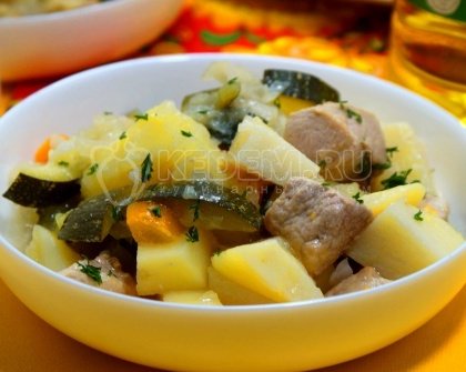 Овощное рагу с мясом и картошкой