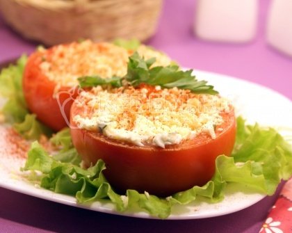Помидоры фаршированные сыром и чесноком